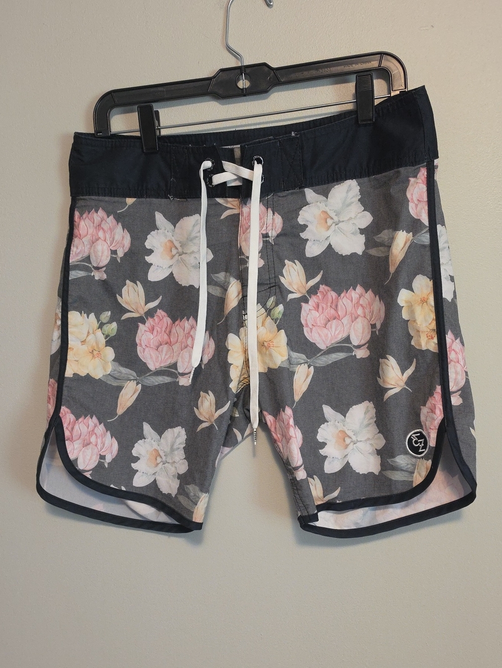 Ezekiel Men's Floral Athletic Board Shorts - Gray with Pink & White Flowers